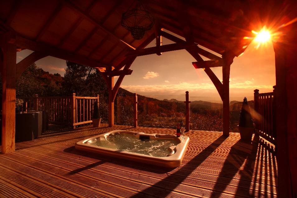 Nuit Insolite Avec Jacuzzi Privatif Languedoc Roussillon Enredada
