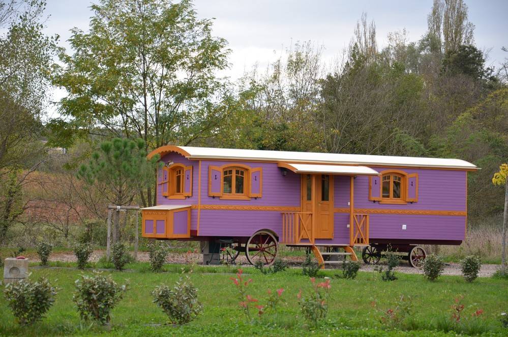 hebergement insolite LES ROULOTTES D'ARDECHE - MERIVA
