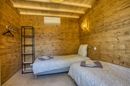 Image hebergement insolite LE PECH ÉTERNEL : LODGE SPA DES ACACIAS