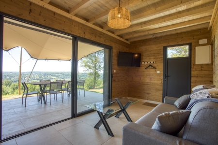 Image hebergement insolite LE PECH ÉTERNEL : LODGE SPA DES ACACIAS