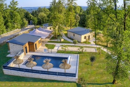 Image hebergement insolite LE PECH ETERNEL : LODGE SPA DES TILLEULS