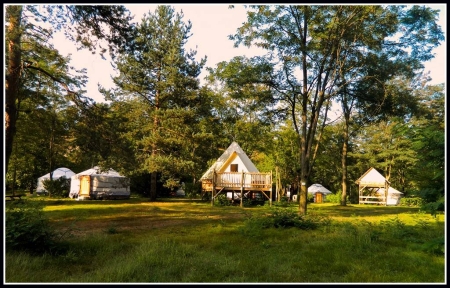 Image principale LES INSOLITES DU CAMPING LE VIADUC***