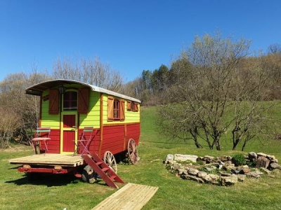 Image principale ROULOTTE GYPSY TRADITIONNELLE EN PéRIGORD