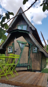 Image hebergement insolite MAISONS DE TROLLS AU PUY DU FOU