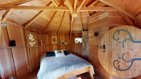 Image hebergement insolite CABANE AUX OISEAUX