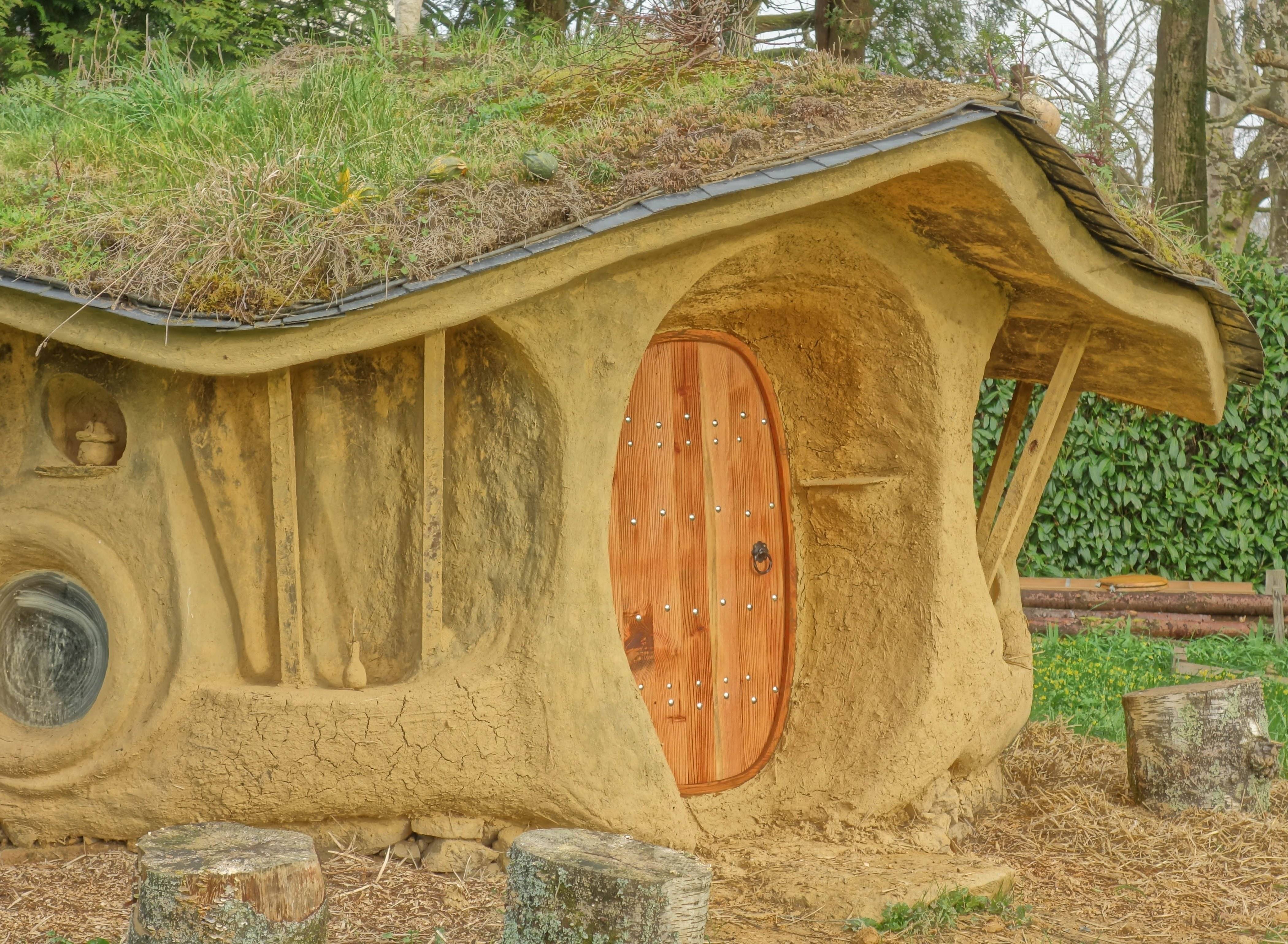 Image constructeur insolite Maison de hobbit