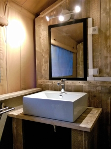 Image hebergement insolite LUXURY LODGE SUR PILOTIS