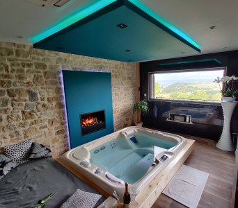 Image hebergement insolite  NUIT SPA CINE (GÎTE DE LUXE)