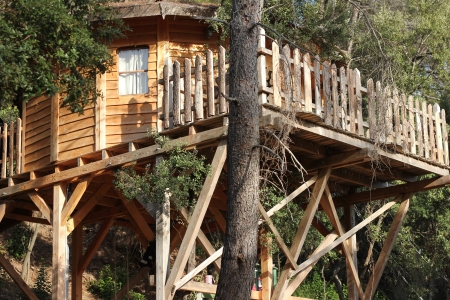 Image hebergement insolite CABANE PERCHÉE SPA PRIVATIF