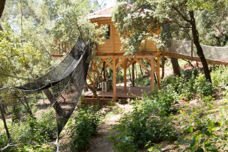 Image hebergement insolite CABANE PERCHÉE SPA PRIVATIF