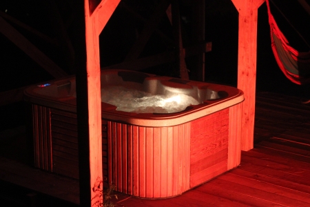 Image hebergement insolite CABANE PERCHÉE SPA PRIVATIF
