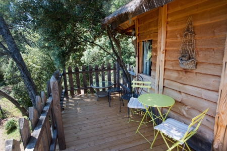 Image hebergement insolite CABANE PERCHÉE SPA PRIVATIF