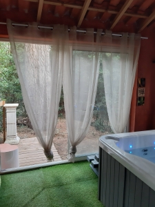 Image hebergement insolite WIGWAM PERCHÉ SPA PRIVATIF