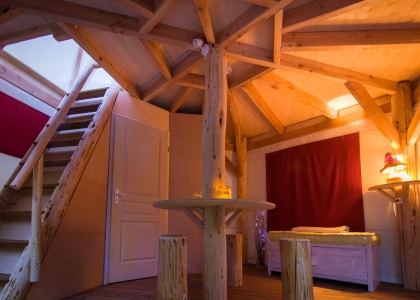 Image hebergement insolite WIGWAM PERCHÉ SPA PRIVATIF