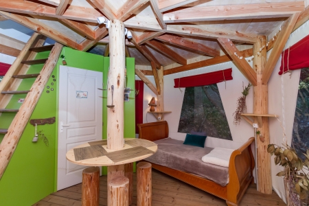 Image hebergement insolite WIGWAM PERCHÉ SPA PRIVATIF