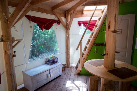 Image hebergement insolite WIGWAM PERCHÉ SPA PRIVATIF