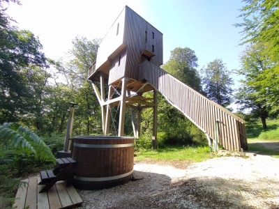 Image hebergement insolite CABANE DANS LES ARBRES SPA NORMANDIE ETAPE EN FORET 4-5 PERS