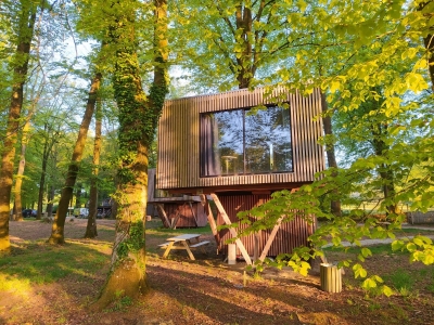 Image hebergement insolite CABANE SUR PILOTIS NORMANDIE CALVADOS À L'ETAPE EN FORET