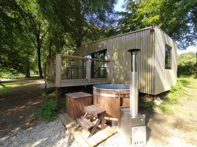 Image hebergement insolite LODGE TERRASSE ET SPA PRIVATIF NORMANDIE ETAPE EN FORET