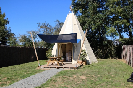 Image hebergement insolite TIPI