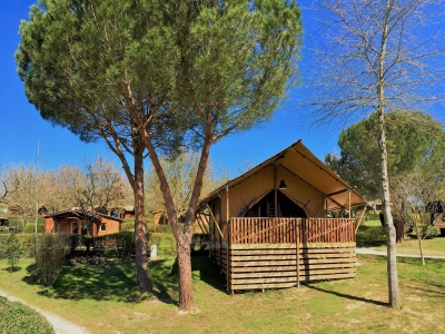 Image hebergement insolite GLAMPING LODGE SUR PILOTIS