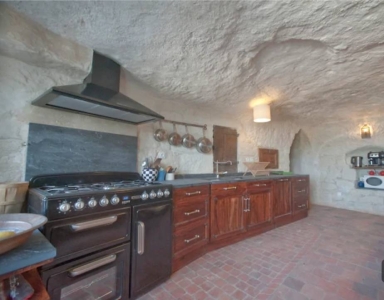 Image hebergement insolite HISTOIRE, TROGLO, ENTRE LOIRE ET VIGNES, AU COIN DU FEU