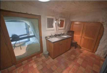 Image hebergement insolite HISTOIRE, TROGLO, ENTRE LOIRE ET VIGNES, AU COIN DU FEU