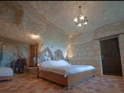 Image hebergement insolite HISTOIRE, TROGLO, ENTRE LOIRE ET VIGNES, AU COIN DU FEU