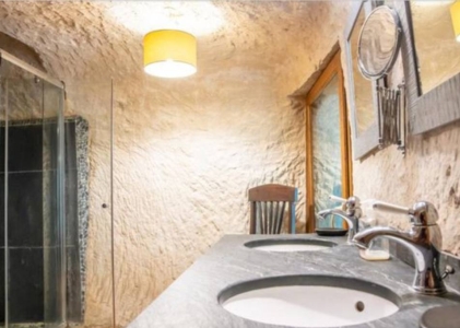 Image hebergement insolite HISTOIRE, TROGLO, ENTRE LOIRE ET VIGNES, AU COIN DU FEU