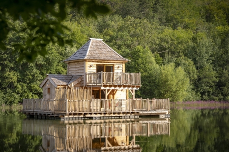 Image hebergement insolite LA CABANE FLOTTANTE SPA