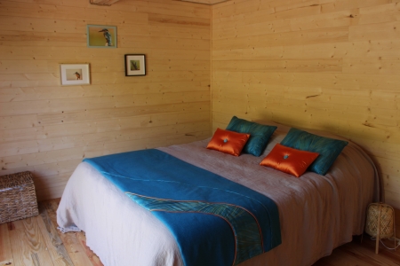 Image hebergement insolite LA CABANE FLOTTANTE SPA