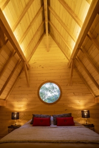 Image hebergement insolite LA CABANE FÉERIQUE SPA