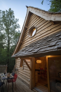 Image hebergement insolite LA CABANE FÉERIQUE SPA