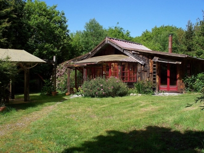 Image hebergement insolite LA " MAISON DES BOIS "