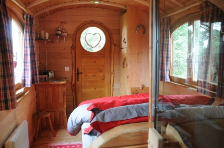 Image hebergement insolite ROULOTTE-SAUNA -  VILLA THALASSA ART'B & B