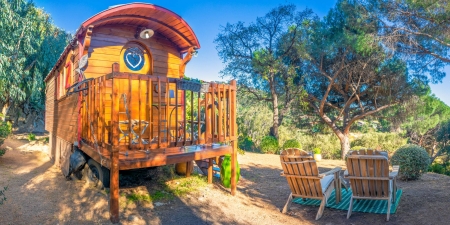 Image hebergement insolite ROULOTTE-SAUNA -  VILLA THALASSA ART'B & B