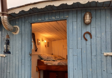 Image hebergement insolite MANOIR DU BOIS JOLY - CABANES DE BERGER