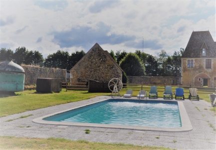 Image hebergement insolite MANOIR DU BOIS JOLY - CABANES DE BERGER