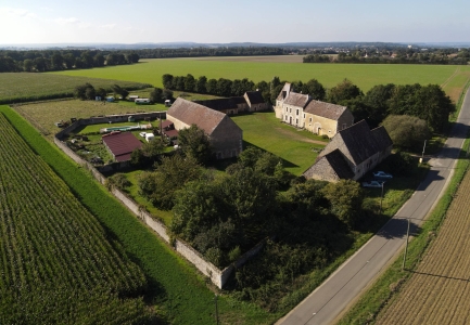 Image hebergement insolite MANOIR DU BOIS JOLY - GÎTE DU FOURNIL