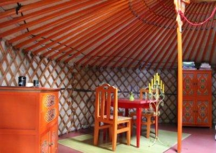 Image hebergement insolite YOURTE SUR PILOTI