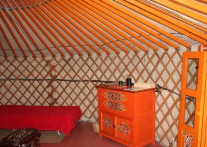 Image hebergement insolite YOURTE SUR PILOTI