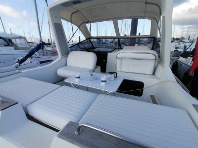 Image hebergement insolite SÉJOUR INSOLITE SUR UN YACHT. BATEAU HÔTEL À QUAI.