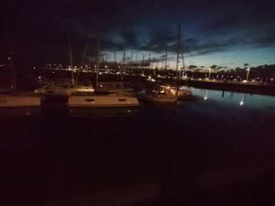 Image hebergement insolite SÉJOUR INSOLITE SUR UN YACHT. BATEAU HÔTEL À QUAI.