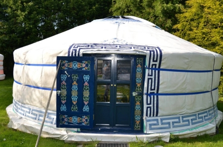 Image hebergement insolite AU VERGER DES 7 YOURTES MONGOLES