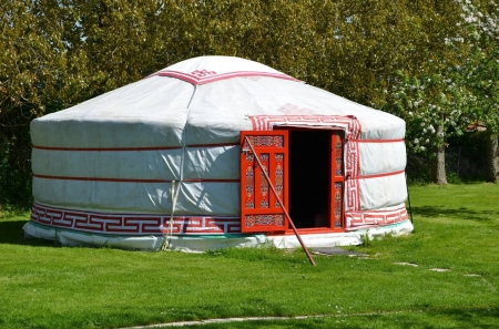 Image hebergement insolite AU VERGER DES 7 YOURTES MONGOLES