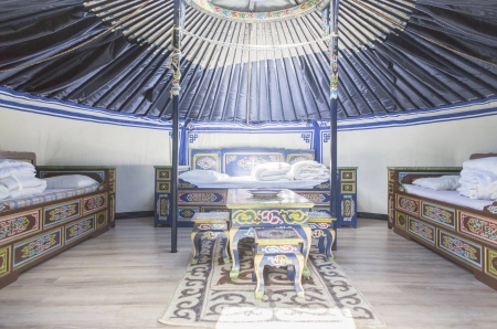 Image hebergement insolite AU VERGER DES 7 YOURTES MONGOLES