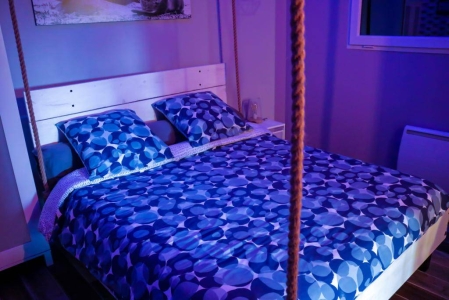 Image hebergement insolite LE GÎTE SUSPENDU ET SA CHAMBRE CACHÉE