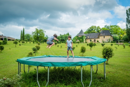Image hebergement insolite LES CABANES PERCHÉES AUX CABANES DE JEANNE
