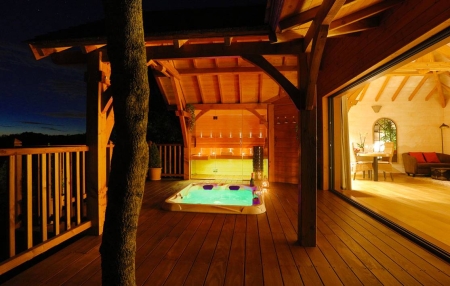 Image hebergement insolite CABANE DE PRESTIGE AVEC SAUNA ET JACUZZI PRIVATIFS