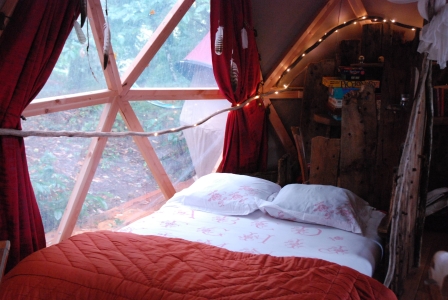 Image hebergement insolite LA CABANE DE LA SÉLÉNÉ